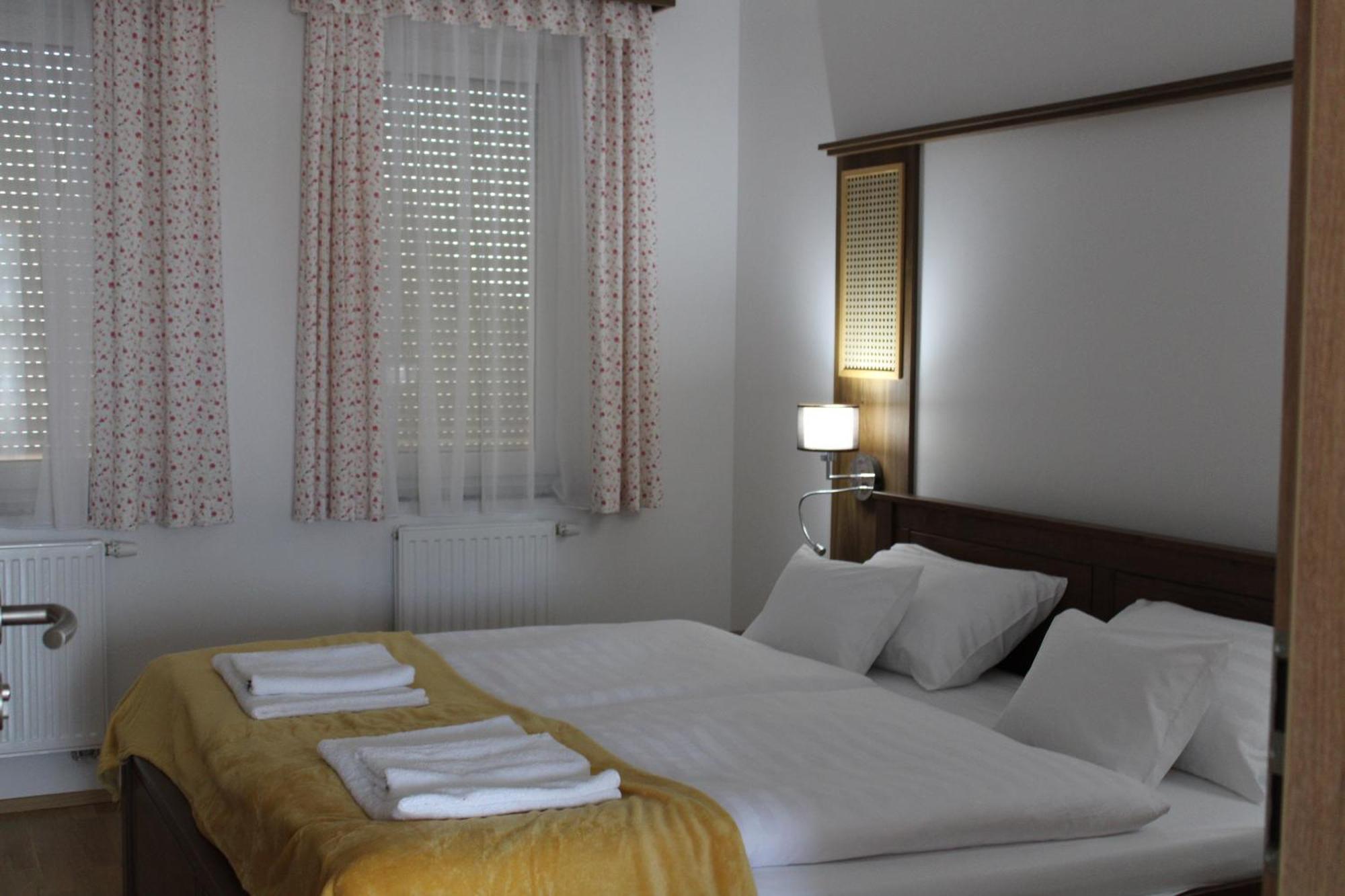 Mara Apartman Buek Экстерьер фото